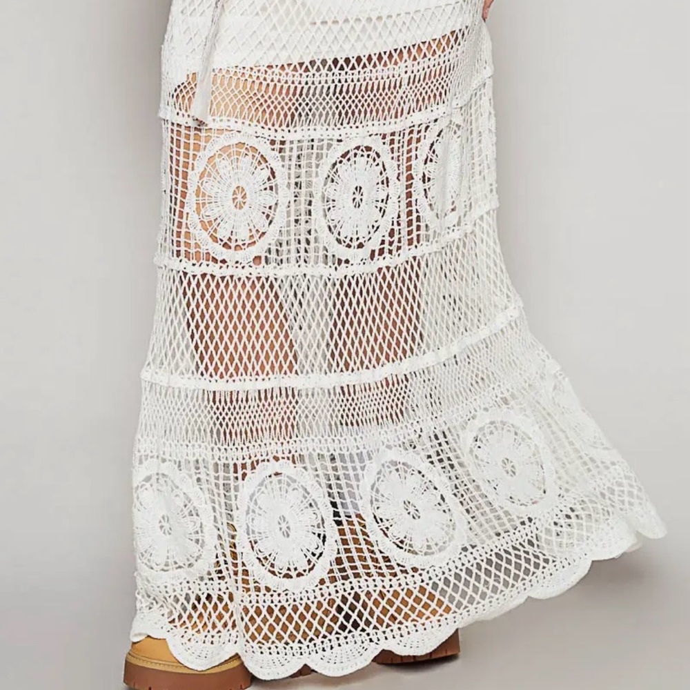 NWT from my SSI boutique! OS Long white Crochet skirt by POL!